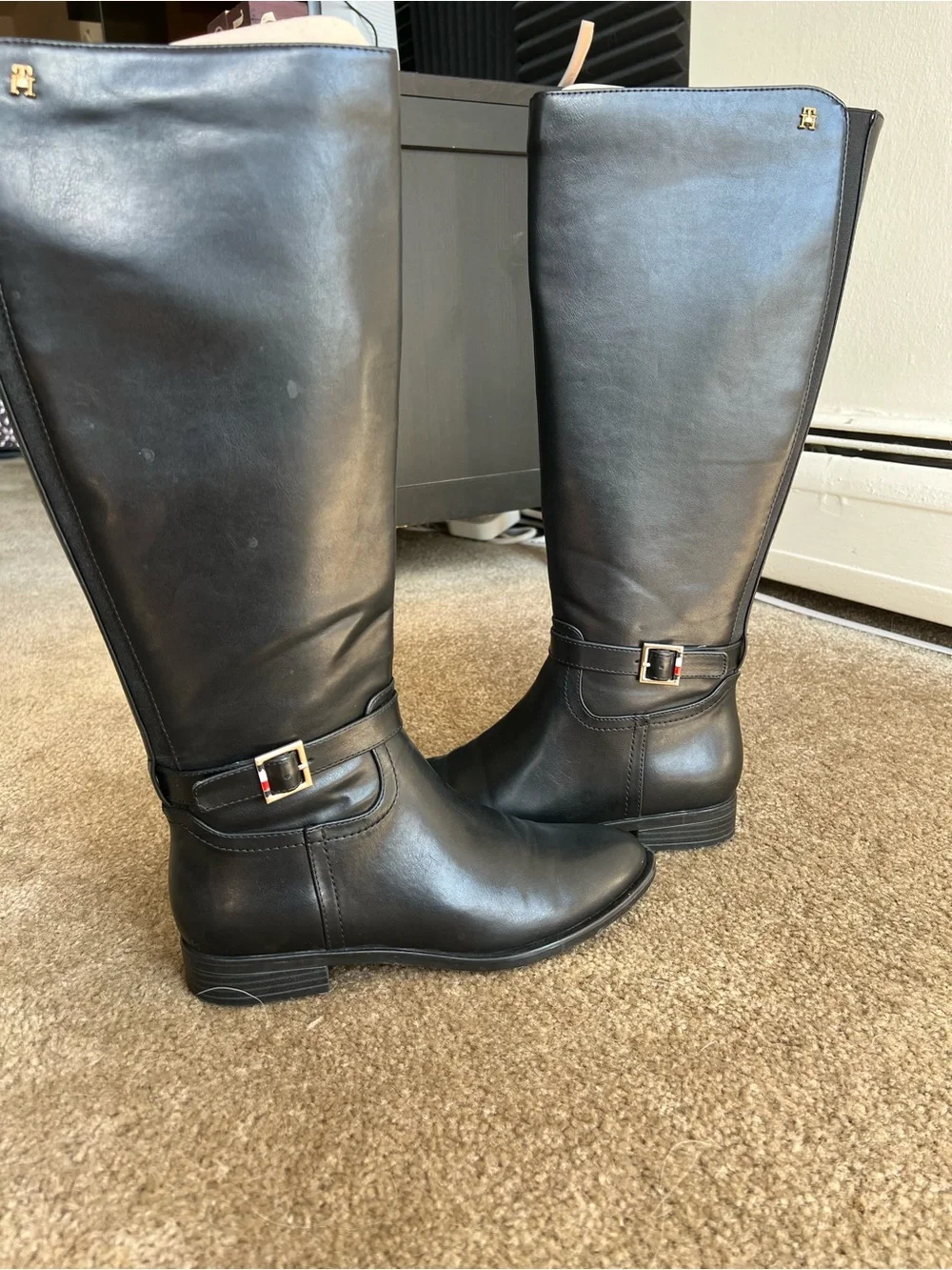 Tommy Hilfiger Black Knee-High Riding Boots – Size 7